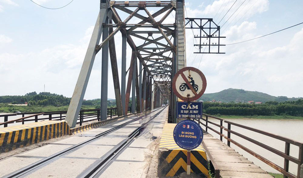 Nearly 34 million USD to build Cam Ly railway bridge